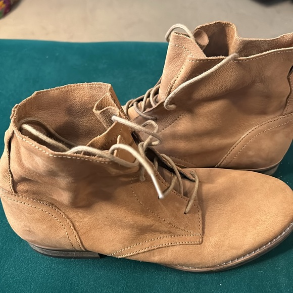 Suede upper booties - Picture 4 of 6